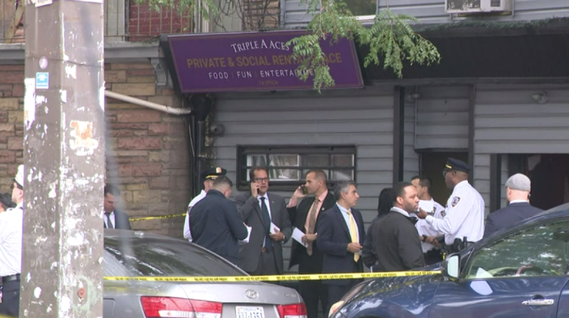 纽约扑克俱乐部枪击事件，凶手和3名无辜男子死于现场
